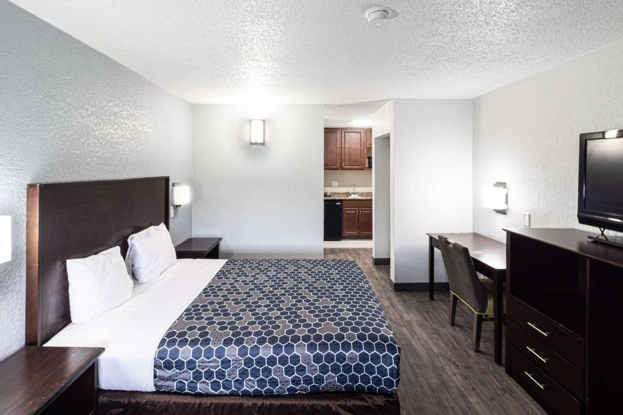 Rodeway Inn Churchland — photo 15