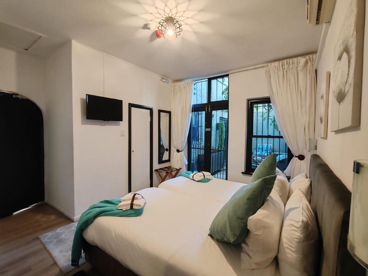 Point B Guest House -Sustainable Solar Energy - 2