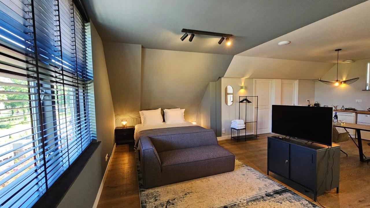 Een TV en/of entertainmentcenter bij Guest Room Utrecht 