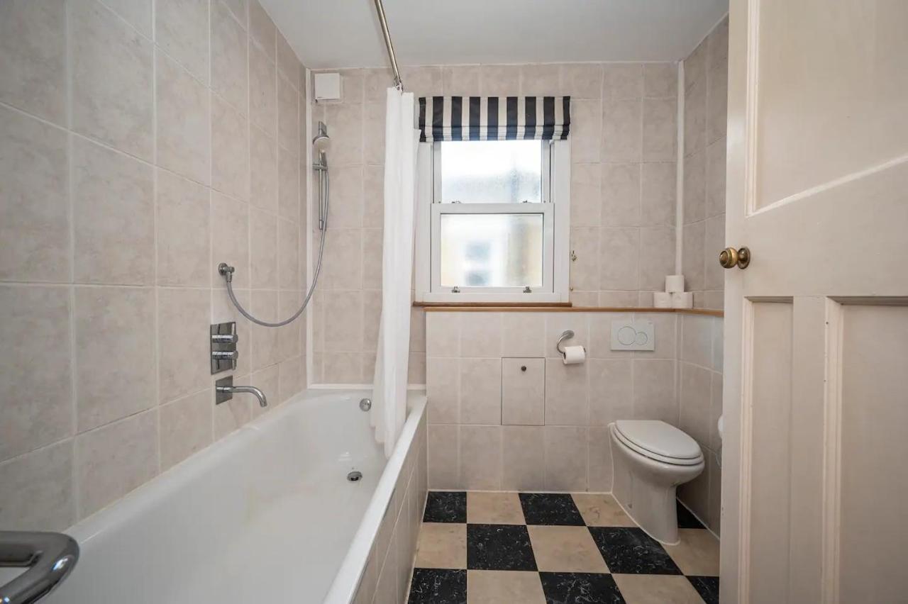 Large Period House with Garden near Peckham London - Pass the Keys - 2