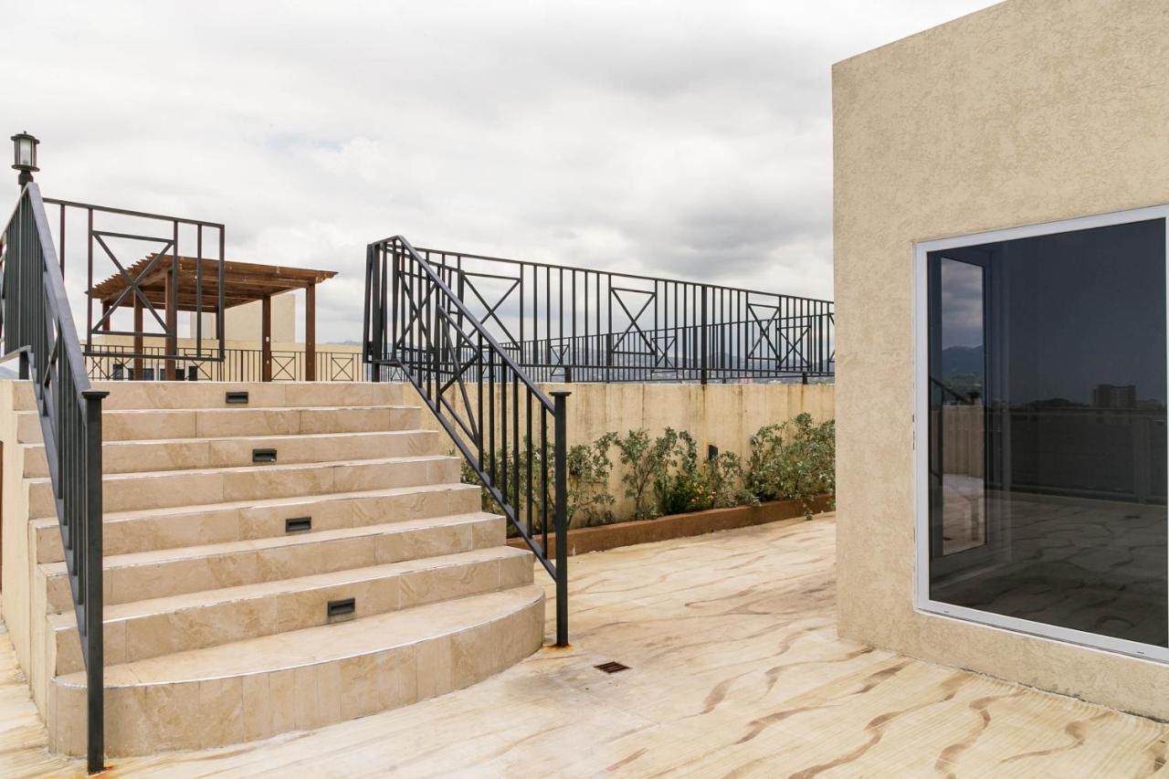 Choose To Be Happy at Twenty 2A 2-Bedroom w Pool - 2