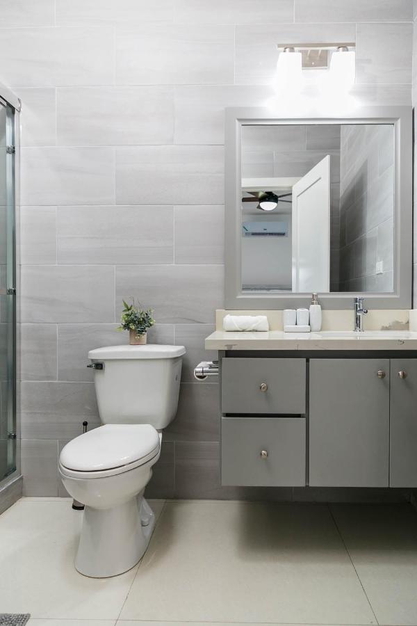 Choose To Be Happy at Twenty 2A 2-Bedroom w Pool - 4