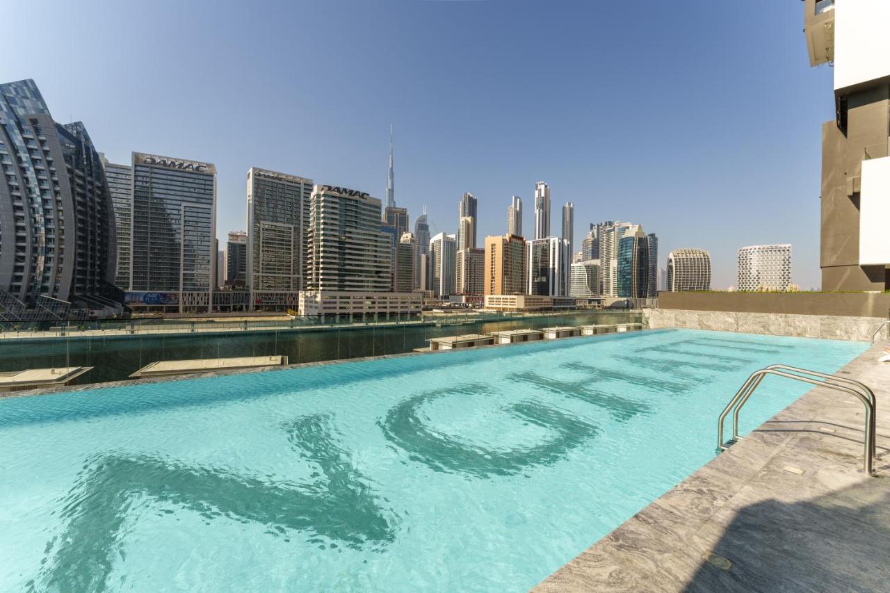 Studio Retreat with Canal and Burj Khalifa Views - 4