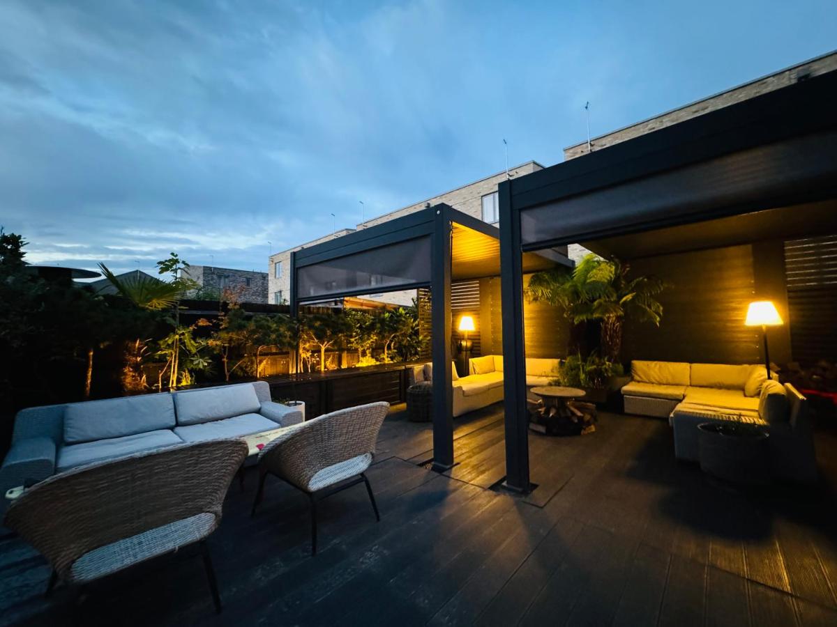 Stunning designer House in excellent city location
