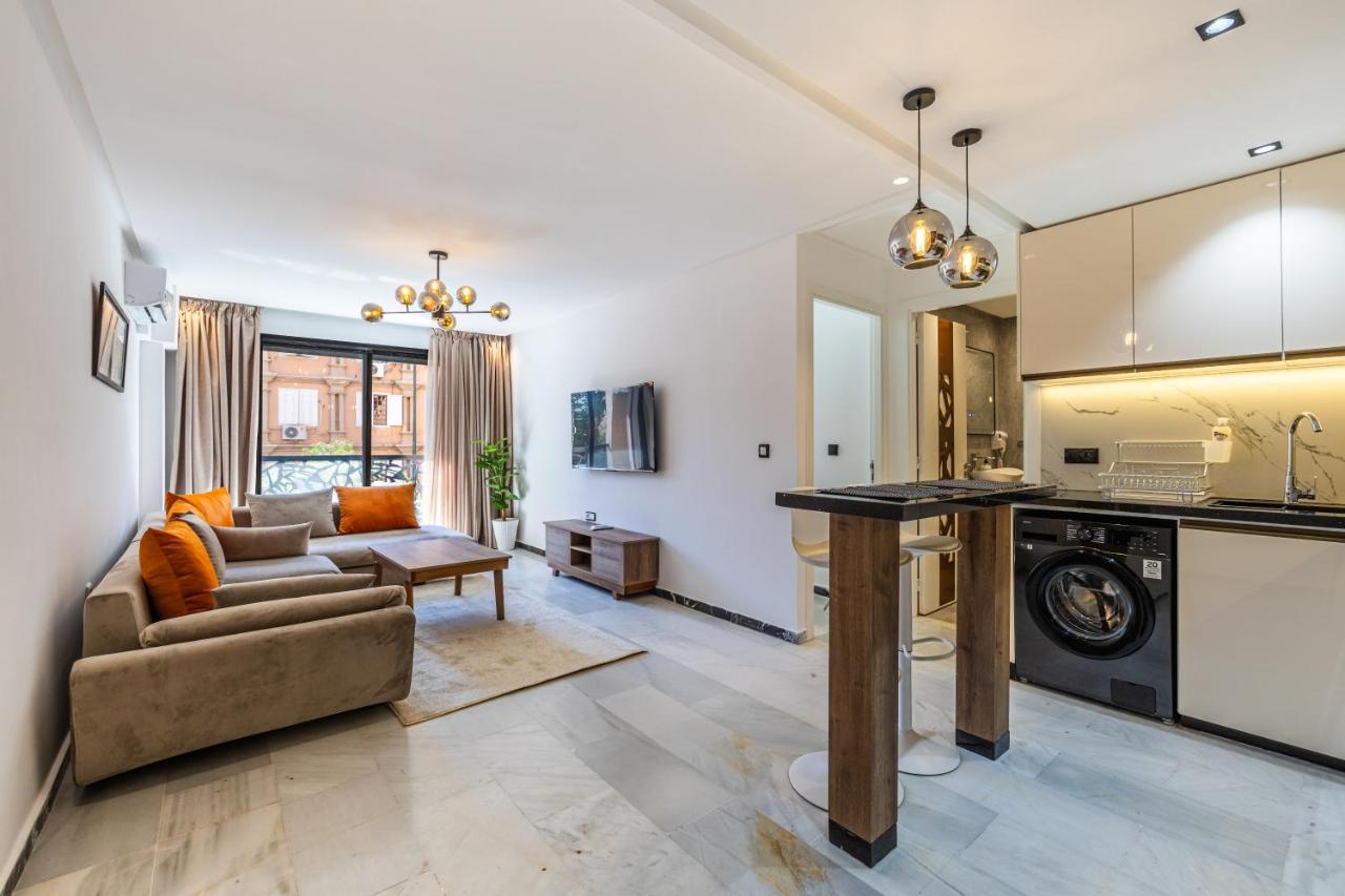 Luxurious City Apartment - 4