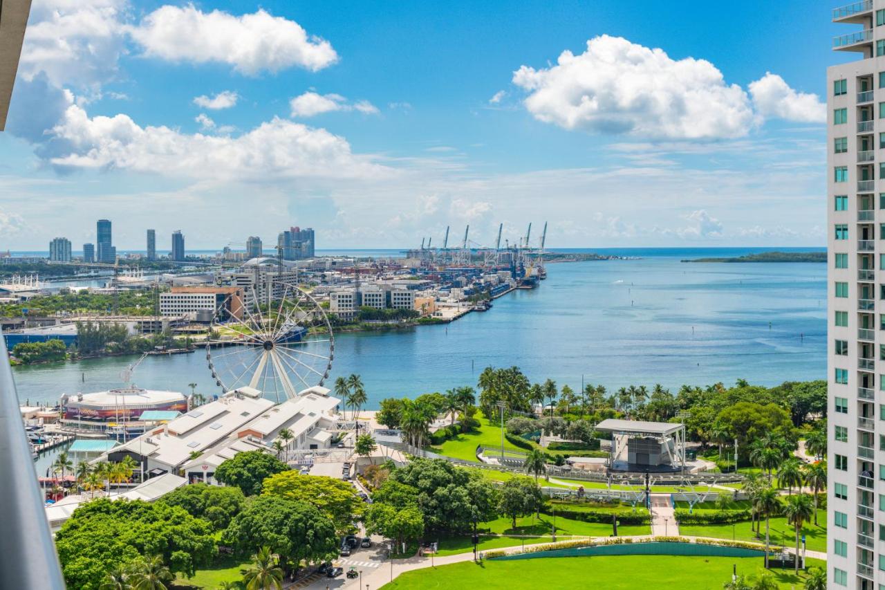 Breezy Stays Luxury Residences - near Kaseya Center - 5