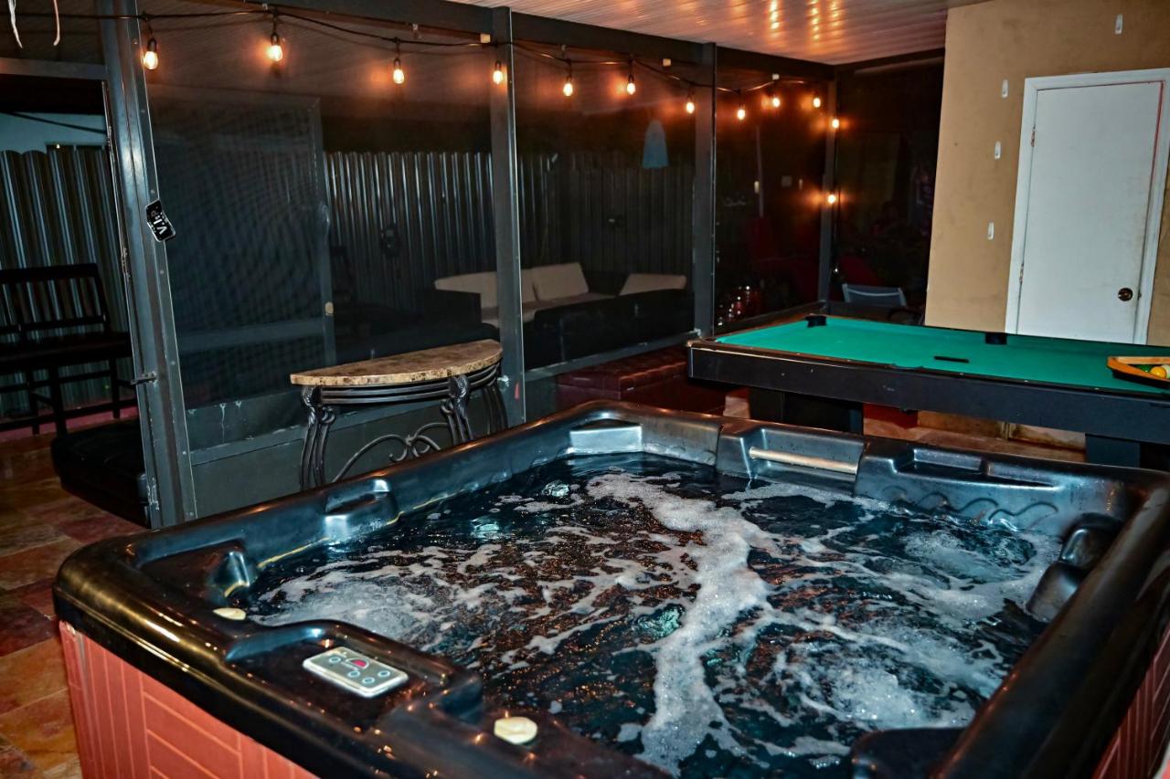 Luxury home 5 minutes from stadium - 2