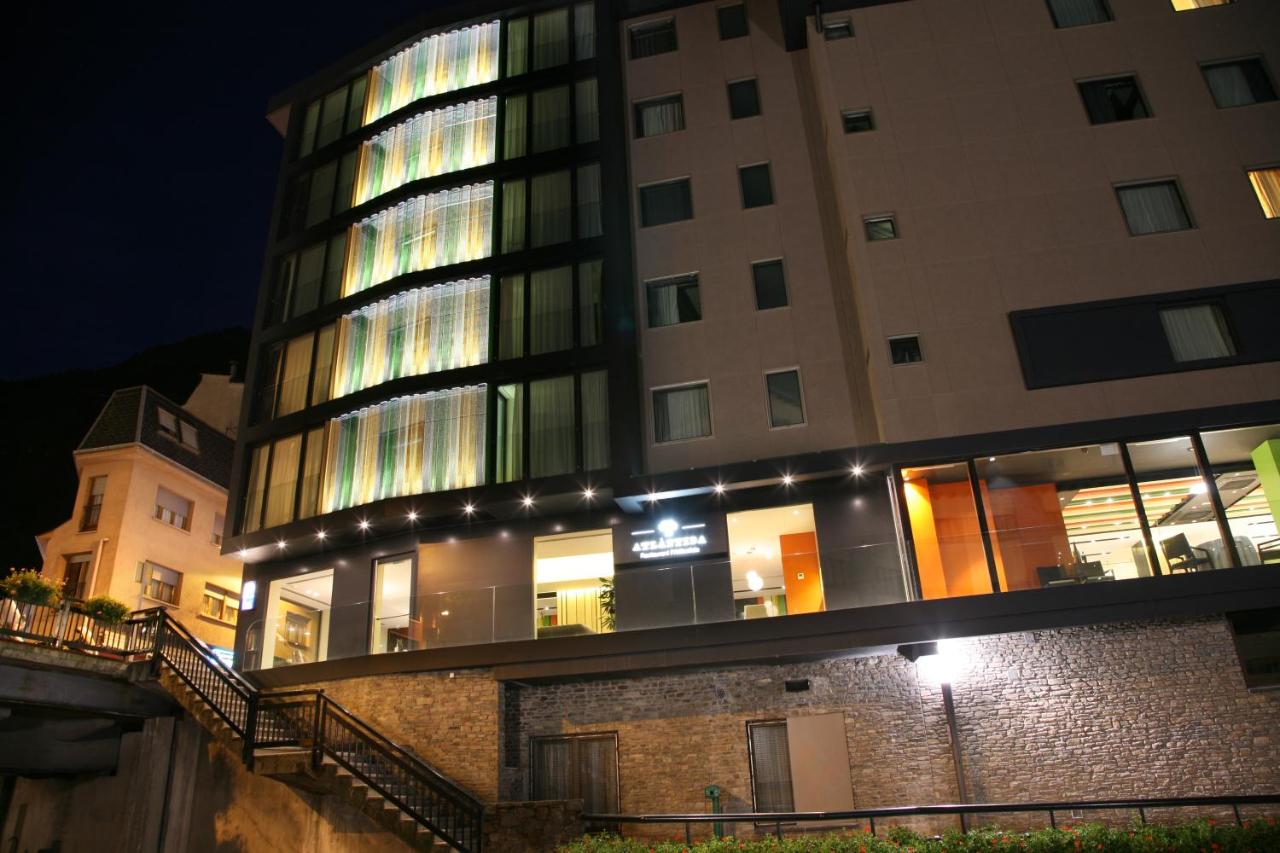 Hotel Metropolis photo