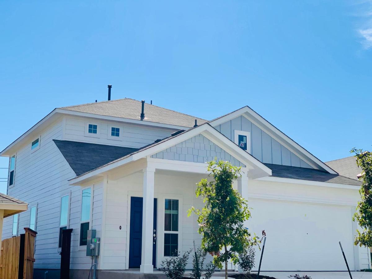 Modern & Stylish Retreat Near Downtown- New Home - 2