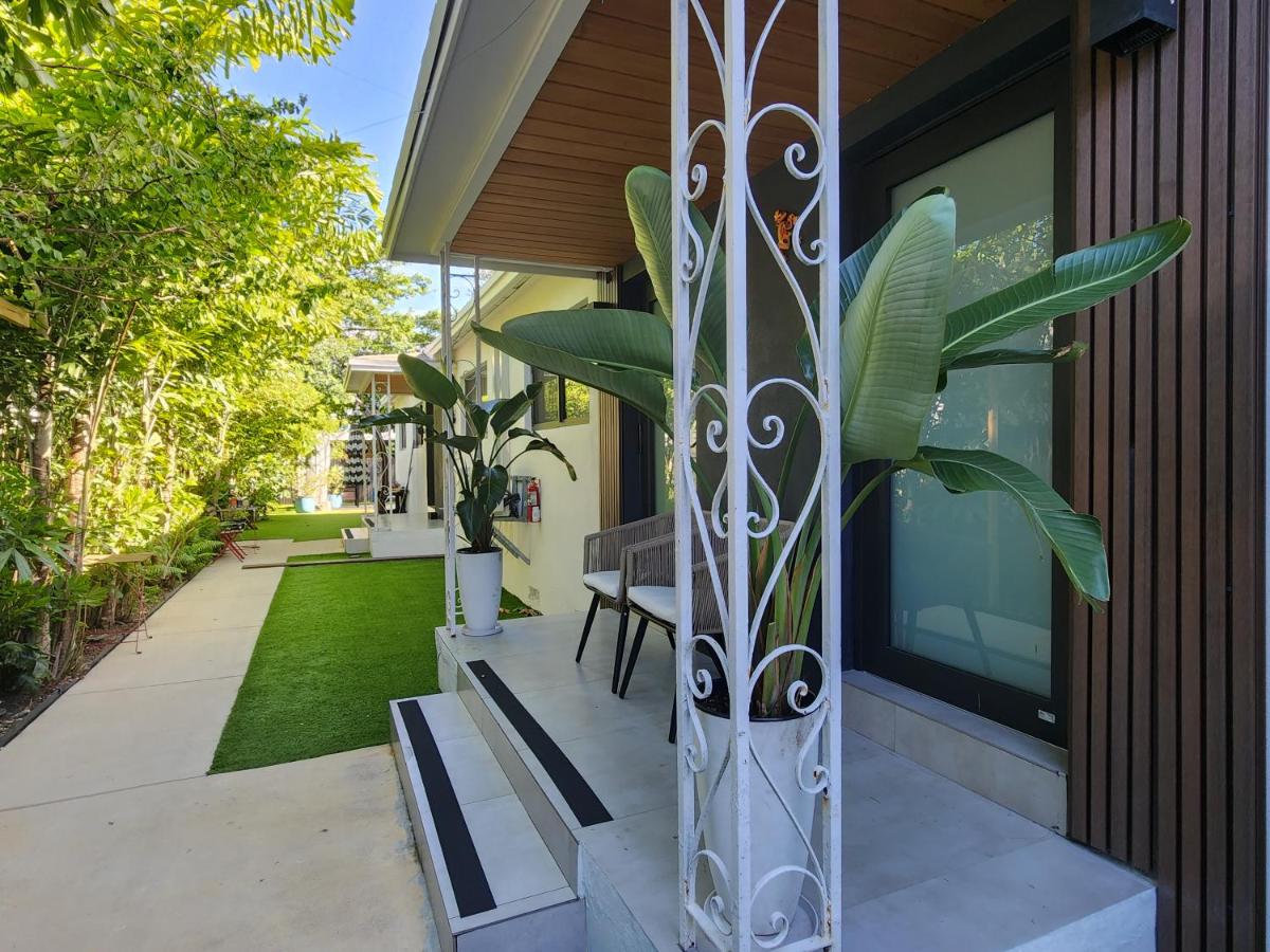 Casa Cuba in Little Havana, Brickell, Calle 8 and 10 minutes to the Beach FREE PARKING