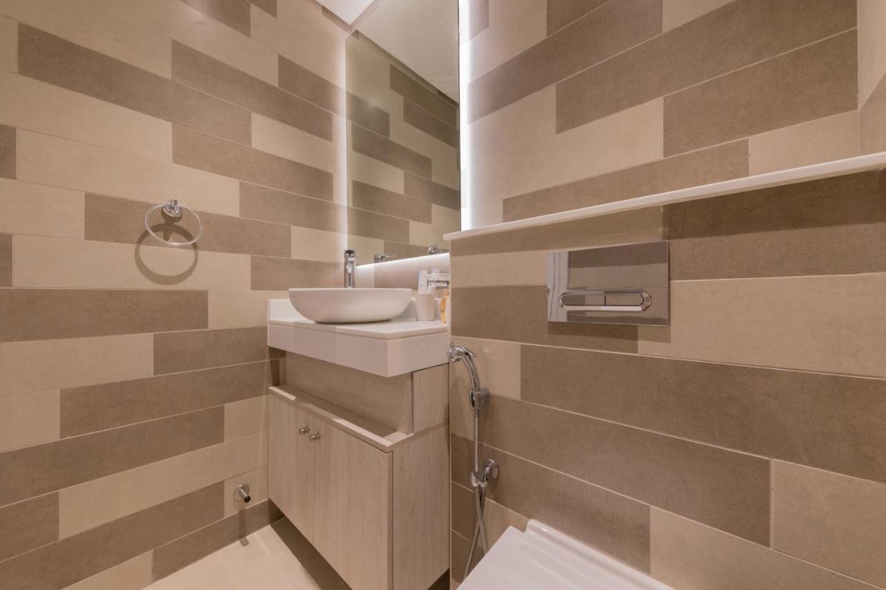 Palm Jumeirah 1BR - Rooftop Infinity Pool - 3