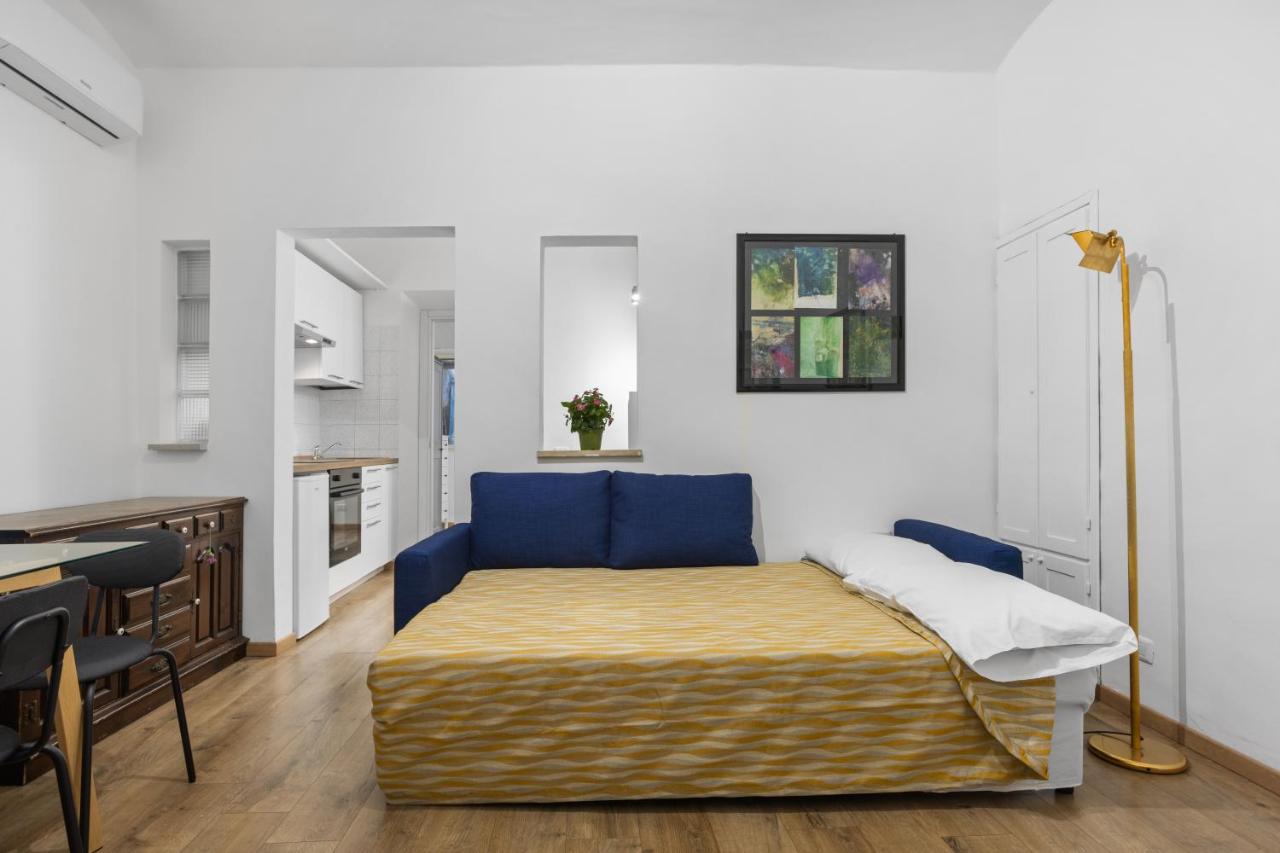 Cavour 172 - Monti Apartment near Colosseum by RHR - 5