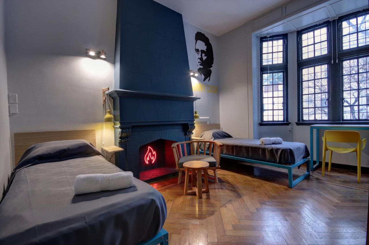 Play Hostel Garden - 4