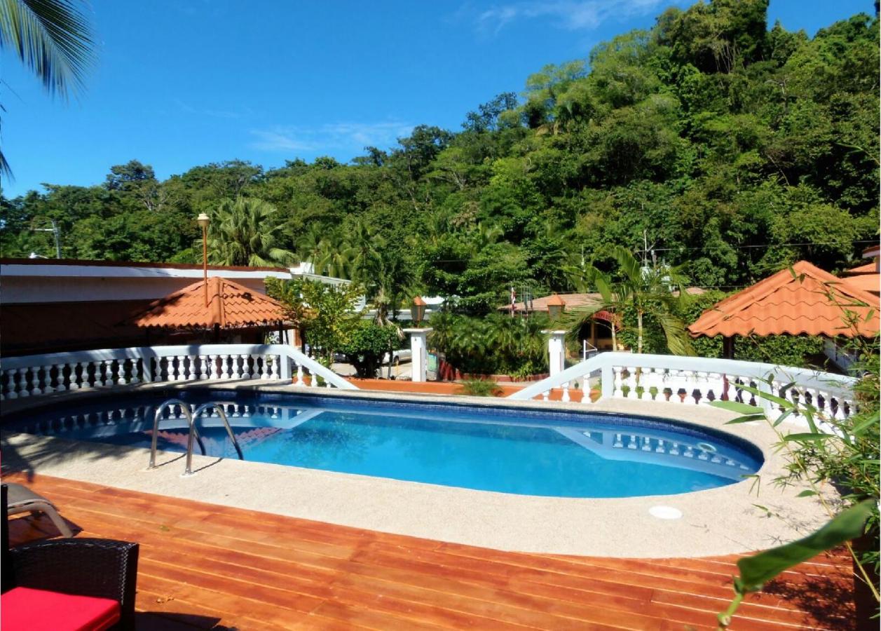 Rooftop swimming pool: Hotel Villabosque