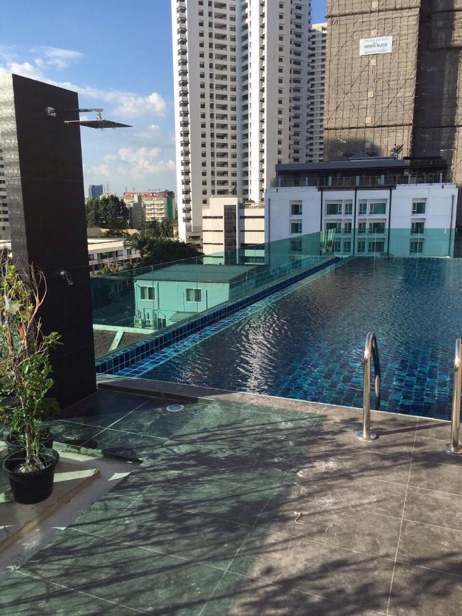 Rooftop swimming pool: Avatar Suites Hotel - SHA Extra Plus
