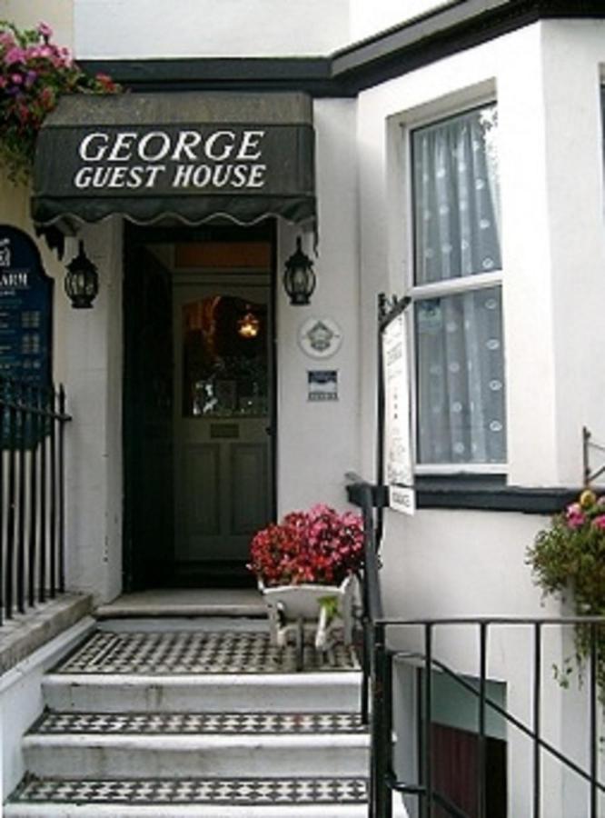 George Guest House - Laterooms