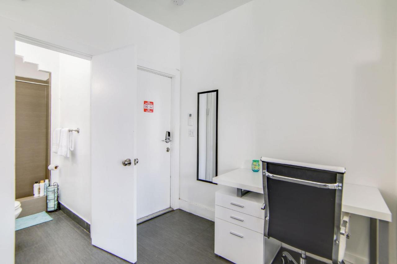 Chic Apartments at Miami Beach — photo 3