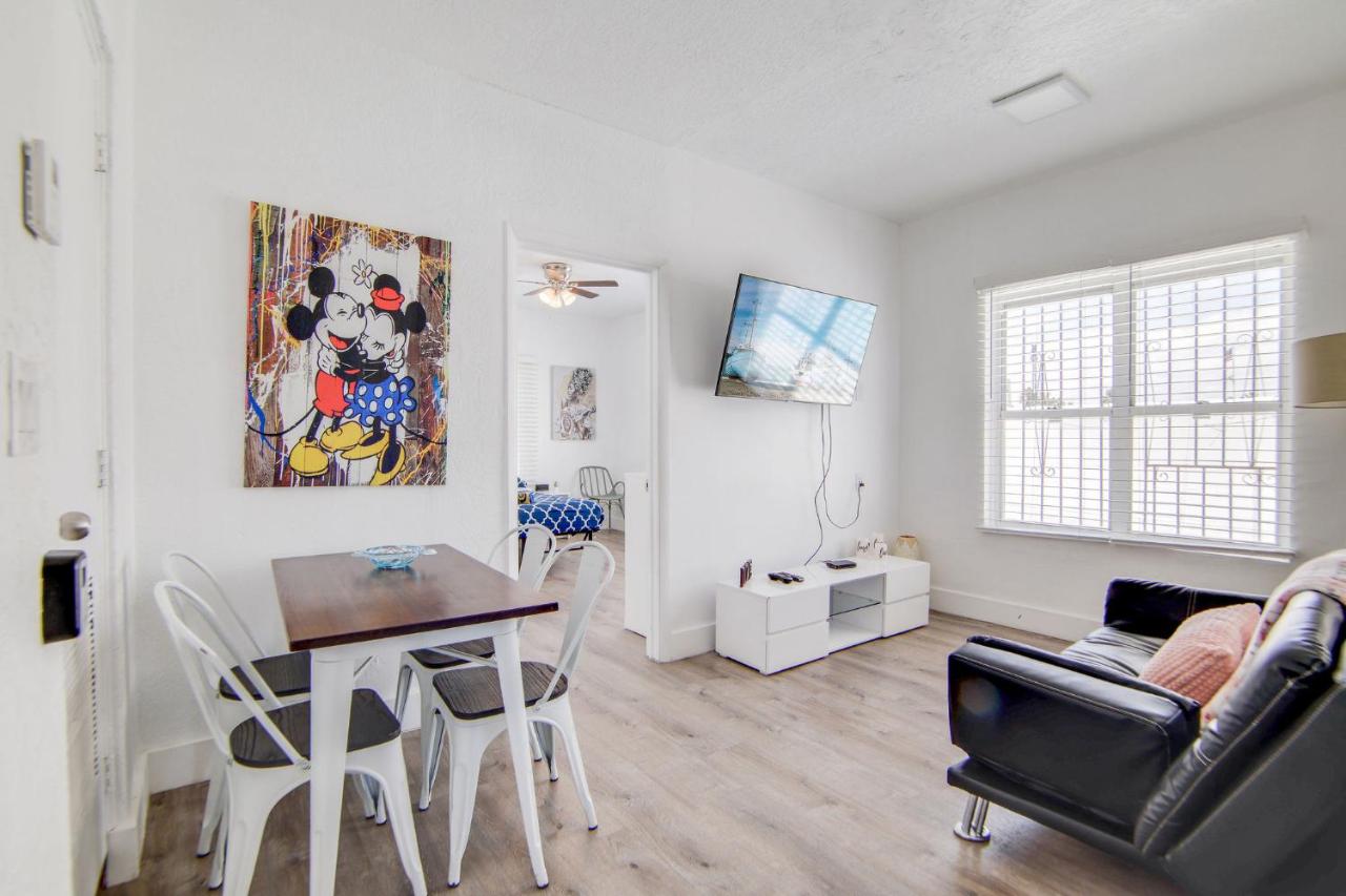 13th Street, 2 Bedroom by Deco 305- Walk to Beach