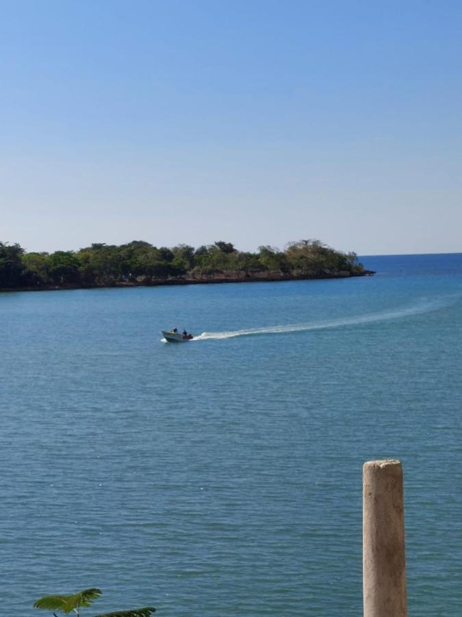 Tina-Cay Sunset Escape - 2