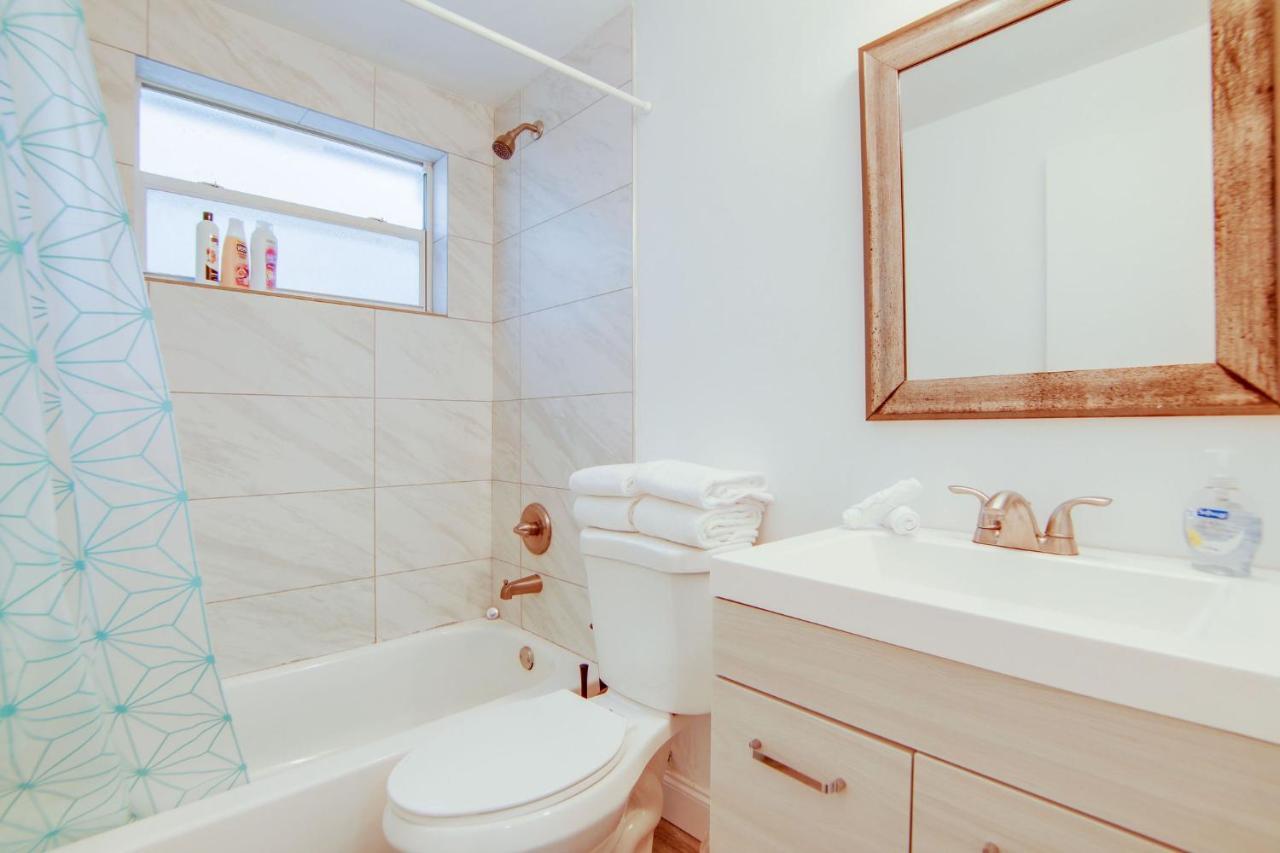 Super Beach Deal, Apt w/2 Queen Beds On Ocean Dr - 3