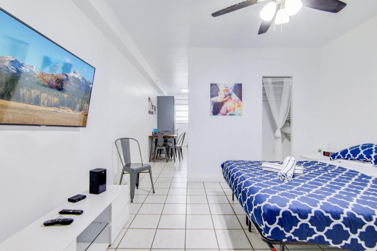 Steps 2 Beach, Prime Ocean Dr Condo w/2 Queen Beds - 2