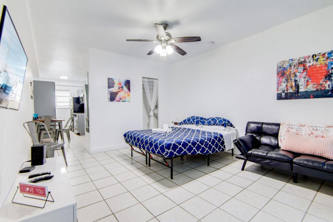 Steps 2 Beach, Prime Ocean Dr Condo w/2 Queen Beds