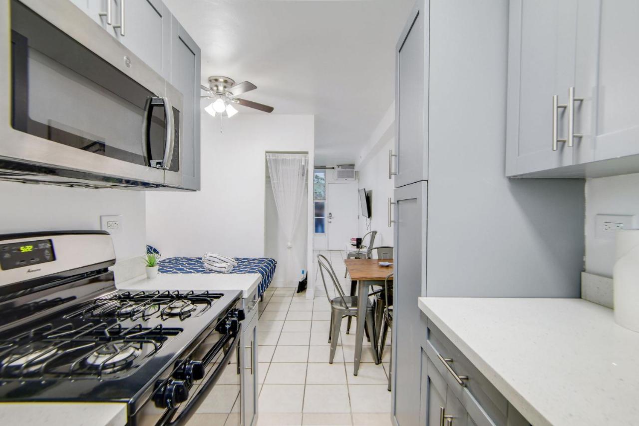 Steps 2 Beach, Prime Ocean Dr Condo w/2 Queen Beds - 4