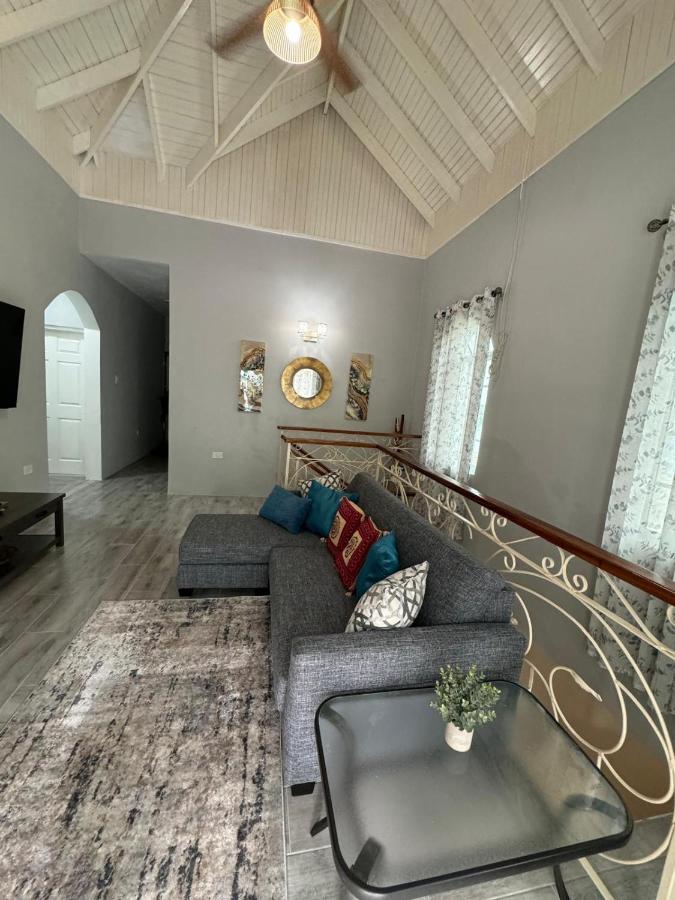 Tina-Cay Sunset Escape - 3