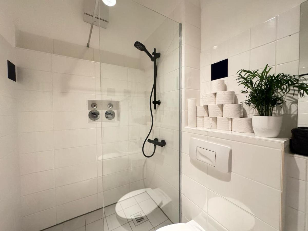 HolidayHome Apartments I Top Design Apartment in Heart of Berlin-Friedrichshain - 3