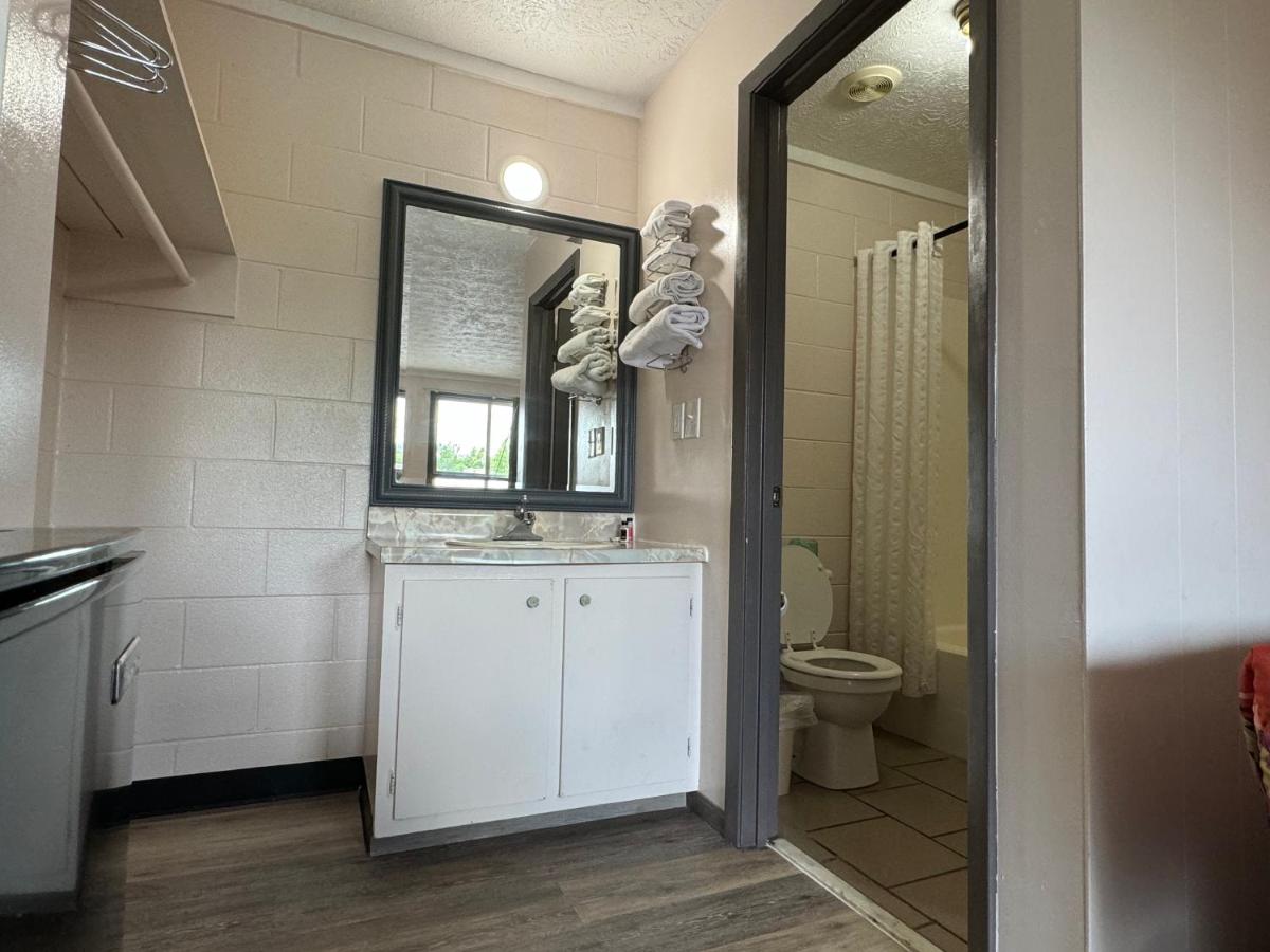 Budget Inn — photo 7