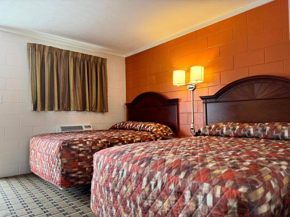 Budget Inn — photo 14