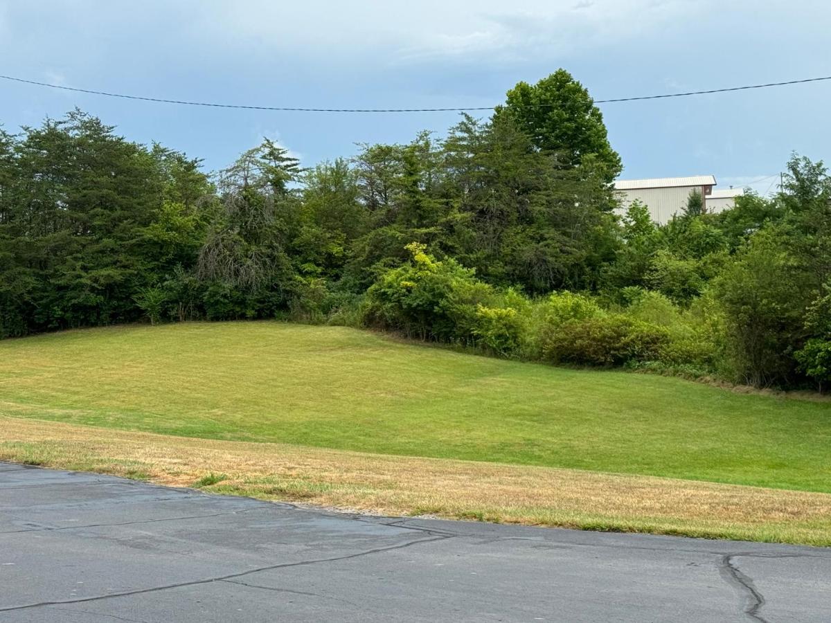 Budget Inn — photo 12