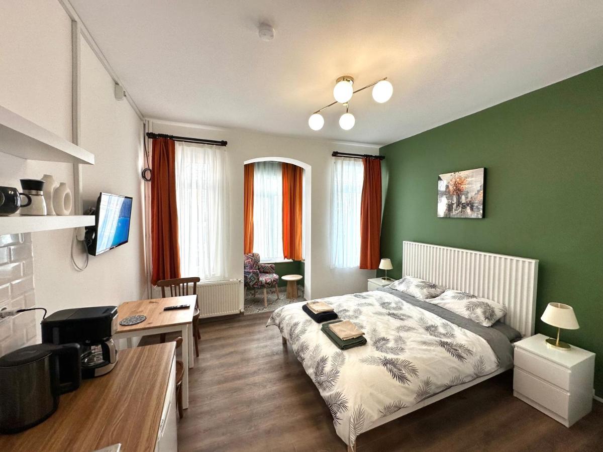 Yellowhouse Room 4 - 2