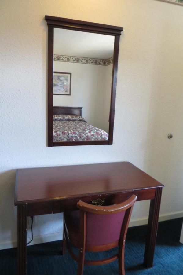 Capri Motel — photo 12