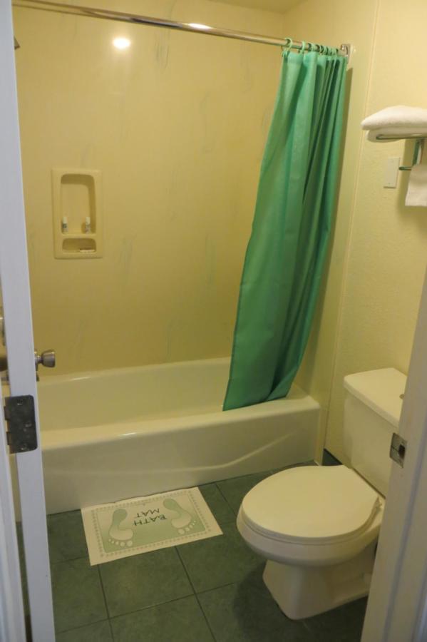 Capri Motel — photo 18
