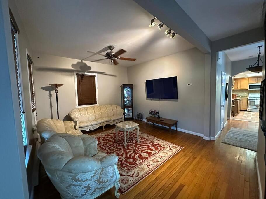 Stunning 4BR home close to NYC - 5