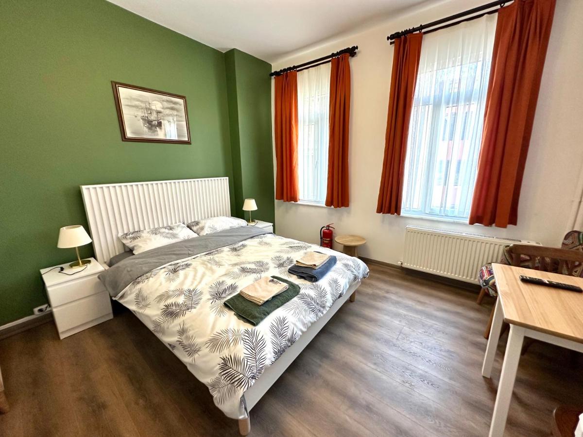 Yellowhouse Room 3 - 2