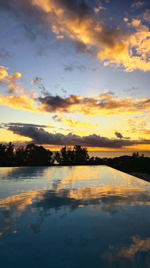 Luxury Penthouse with Infinity Pool & Stunning Sea View