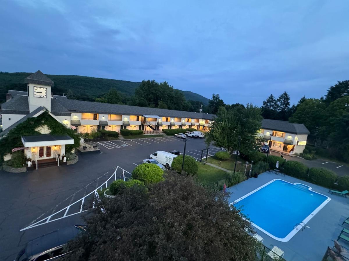 The Black Mountain Inn — photo 1