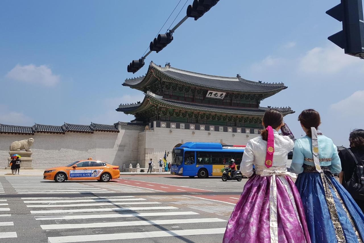 Hello Seochon - Gyeongbokgung Station - 3