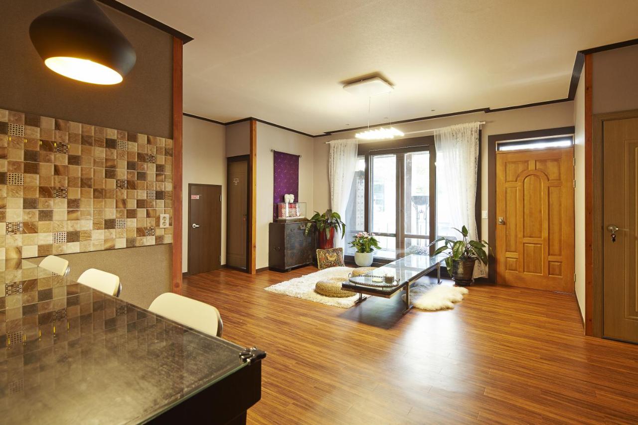 Jiwoljang Guesthouse - 5