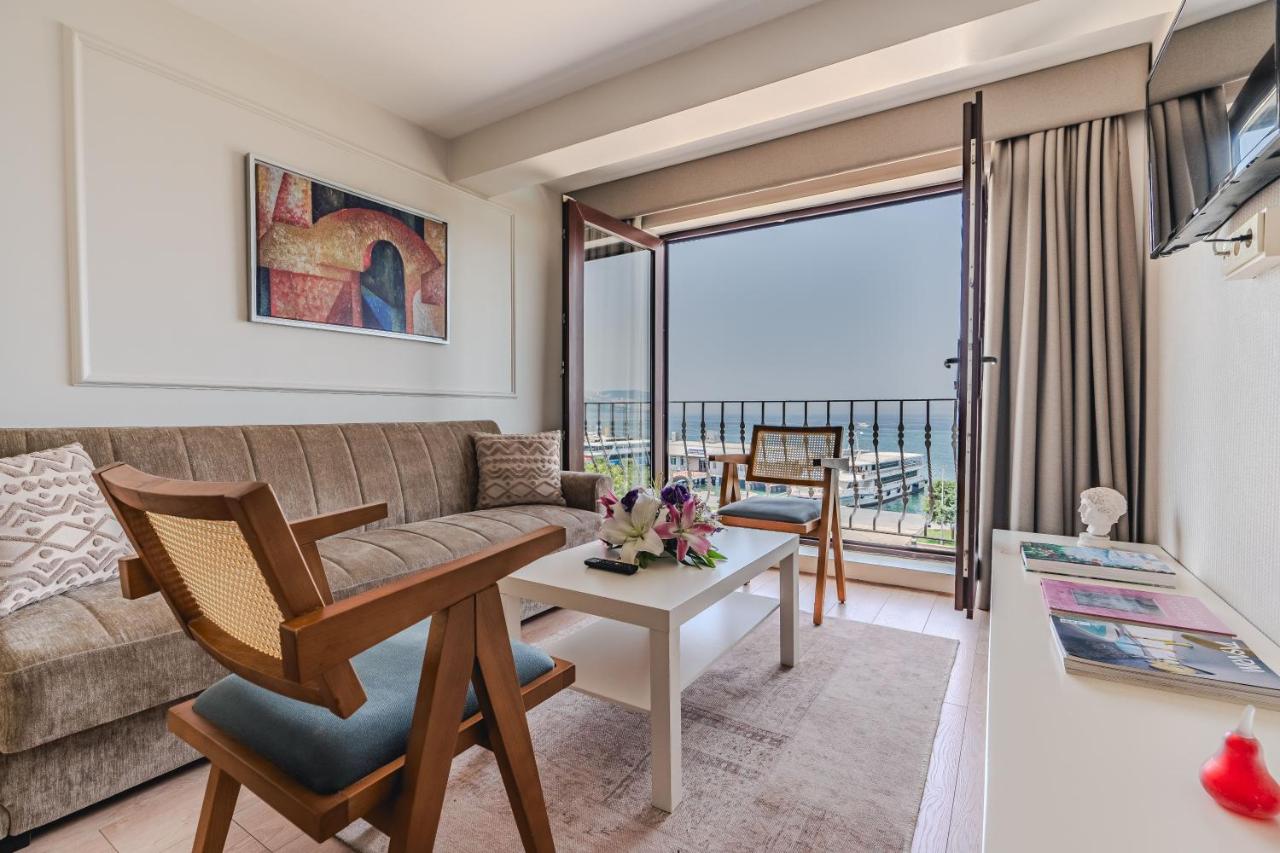 Queen Suite with Sea View