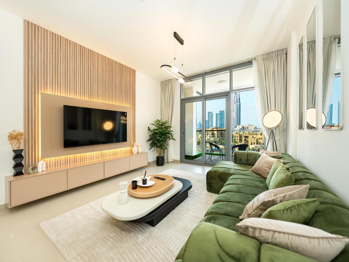 Stunning Two Bedroom Apartment with Private Balcony & Burj Khalifa by Luxury Space - 2