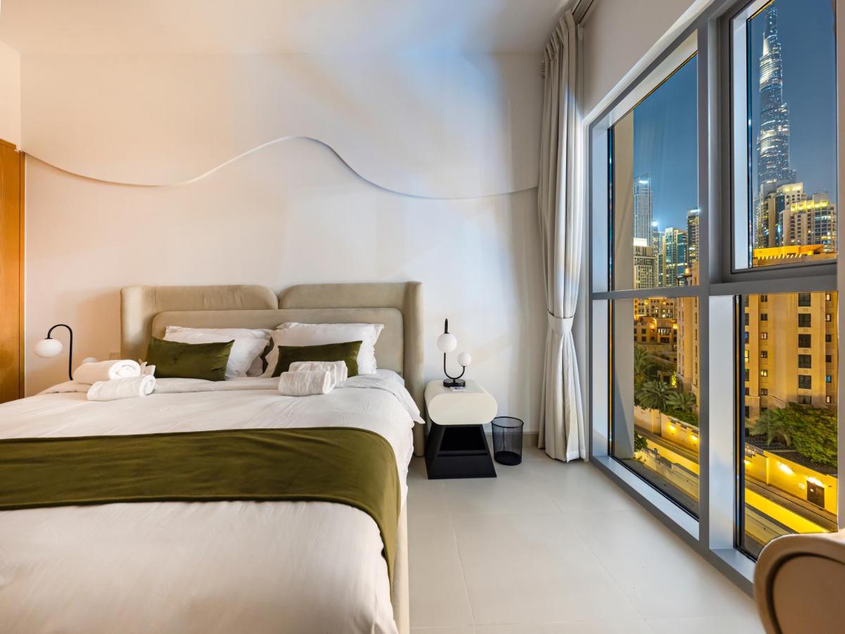 Stunning Two Bedroom Apartment with Private Balcony & Burj Khalifa by Luxury Space - 3