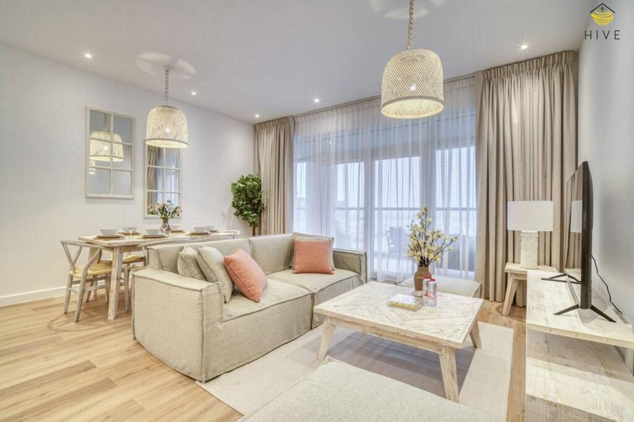 Gorgeous 2 Bedroom Apartment With Sea Views - 5