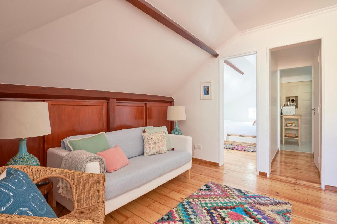 Central, Comfy and Light-filled Apt, By TimeCooler - 2