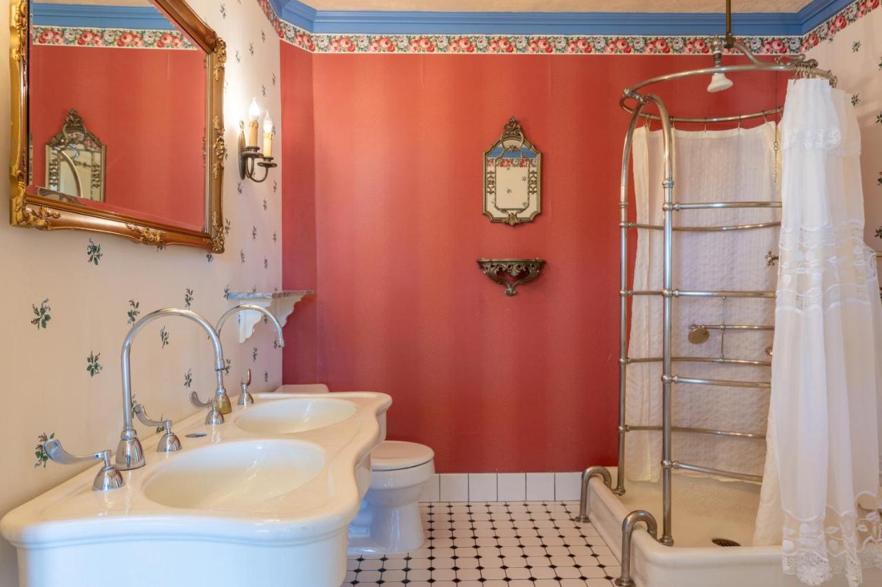 Martine Inn — photo 22