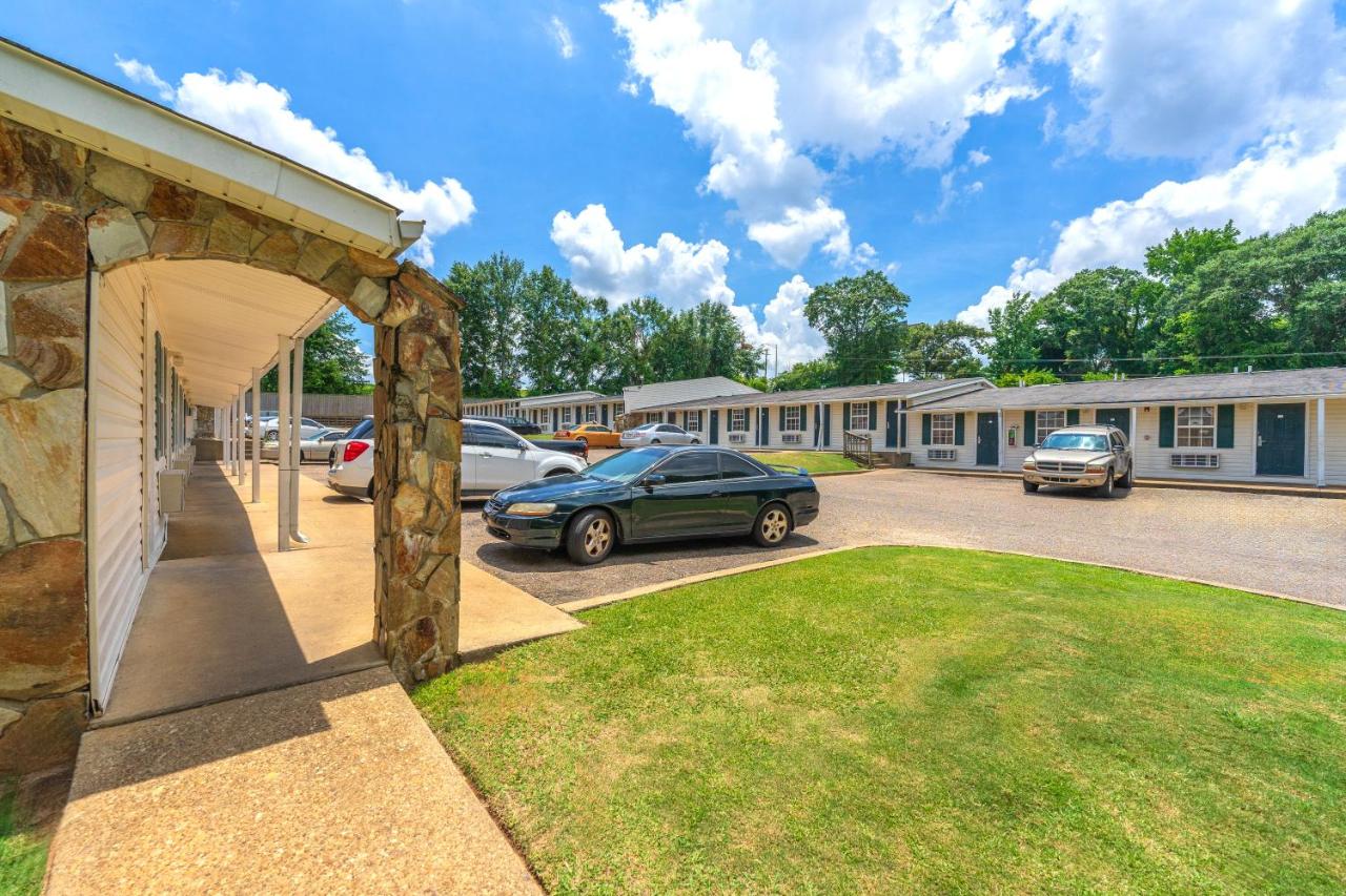 Studio Lodge Montgomery (Extended Stay) — photo 18