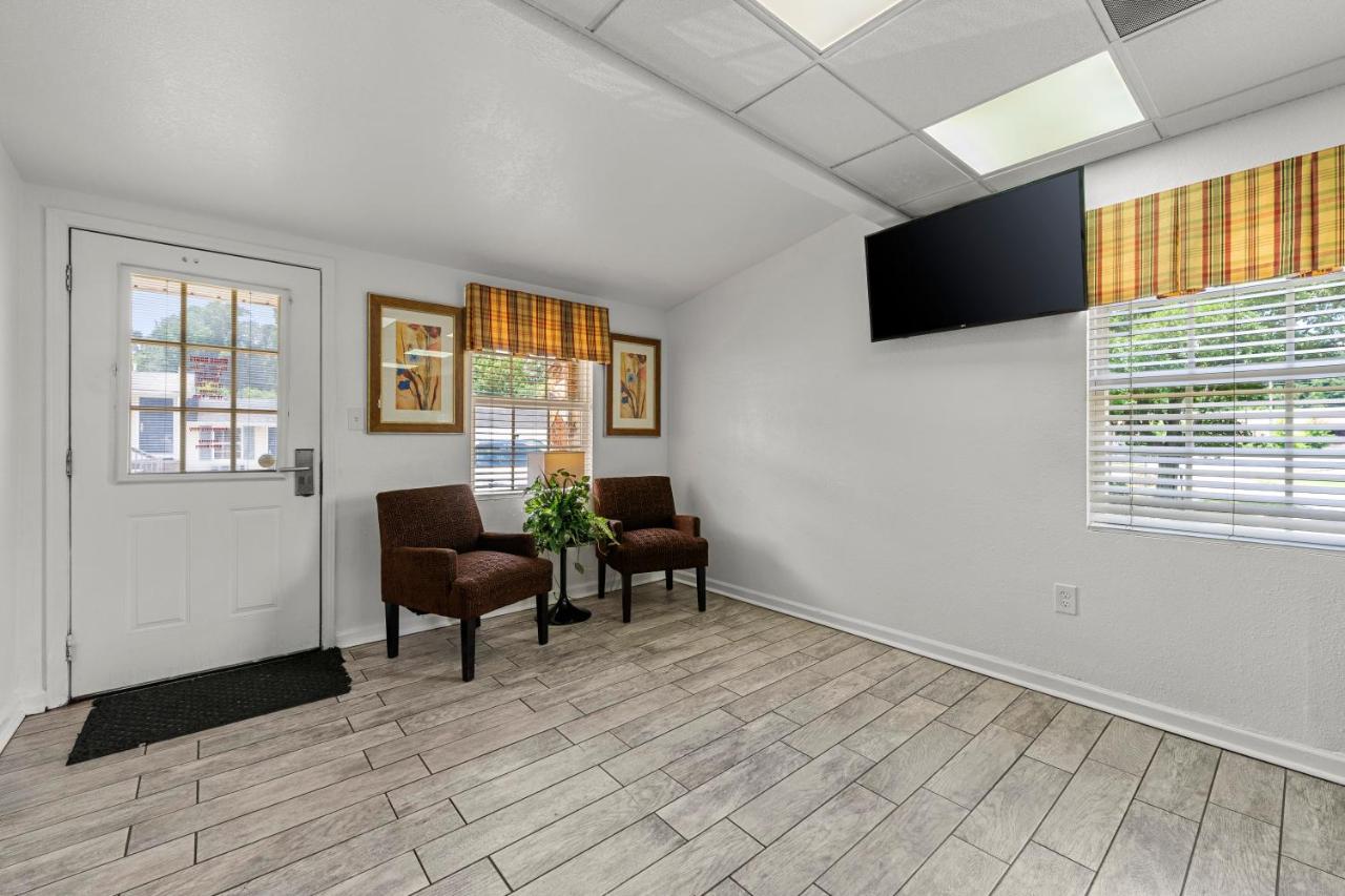 Studio Lodge Montgomery (Extended Stay) — photo 13
