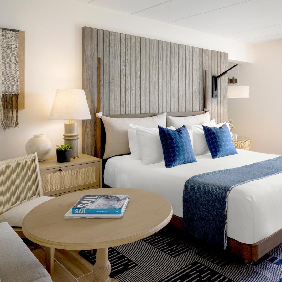 Newport Harbor Island Resort — photo 5